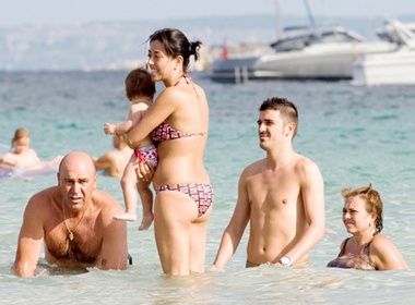 Ky nghi soi dong cua 'sao' Tay Ban Nha hinh anh