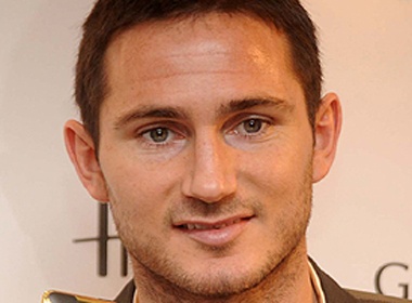 Ipod ma vang mang ten Frank Lampard bi e hinh anh