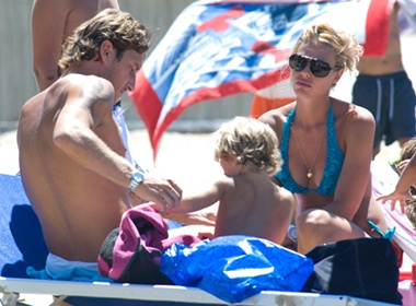 Nha Totti van vui ve sau nghi an ngoai tinh hinh anh