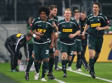 Qua cho Joe Cole va Monchengladbach hinh anh