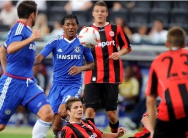 Lampard tai xuat ghi ban, Chelsea van thua Frankfurt hinh anh