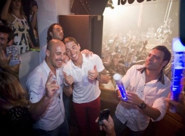 ‘Sao’ Tay Ban Nha vui ve tai hop dem hinh anh