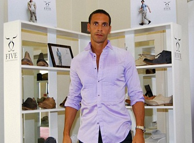 Khong da bong, Ferdinand tranh thu... ban giay hinh anh