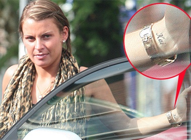 Coleen 'hoc tap' chong xam ten con trai hinh anh