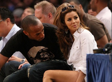 Thierry Henry 'soi' vong 1 cua Eva Longoria hinh anh