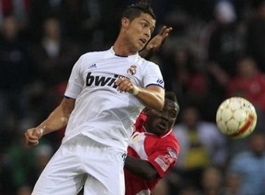 Real Madrid lai lo ‘tu huyet’ khong chien hinh anh
