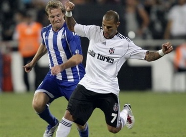 Ban thang ngau hung cua 'thung rac vang Serie A' hinh anh