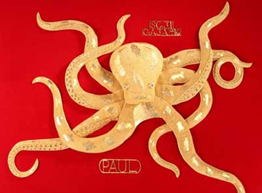 ‘Bach tuoc tien tri’ Paul duoc duc tuong vang hinh anh