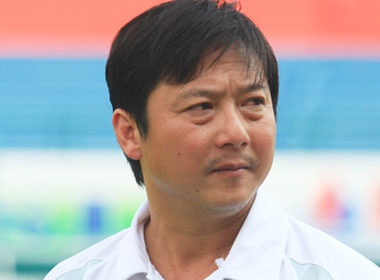 Le Huynh Duc xin tam nghi hinh anh