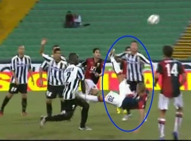 Ban thang 'mo hang' dep nhat lich su Serie A hinh anh