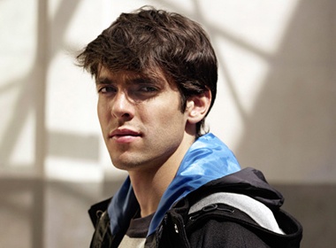 Kaka khoe net dien trai hinh anh