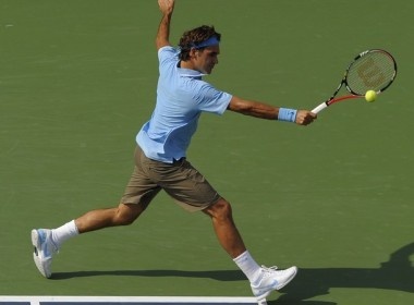 Kim Clijster 'dung' Ana Ivanovic o vong trong hinh anh