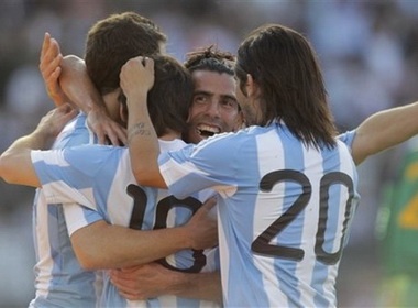 Tay Ban Nha tham bai tren dat Argentina hinh anh