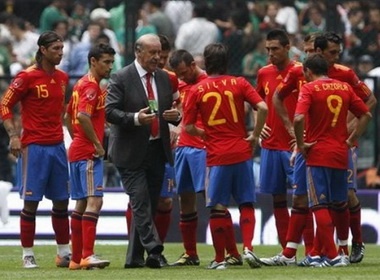 Del Bosque bao chua cho tham bai truoc Argentina hinh anh