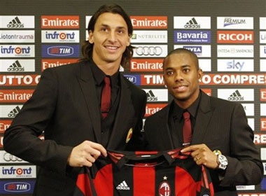 Milan dung ‘bo tu sieu dang’ hinh anh