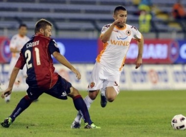 Ha nhuc Roma, Cagliari bat ngo gianh ngoi dau bang hinh anh