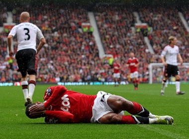 Nani 'dien kich vung' trong tran gap Liverpool hinh anh