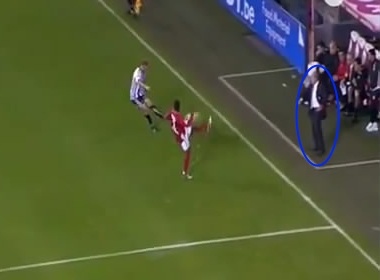 HLV 'an' tron cu sut vao mat hinh anh