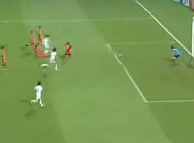 Nu cau thu Nhat ‘tai sinh’ tuyet pham cua Maradona hinh anh
