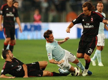 AC Milan tim duong thoat mau thuan noi bo hinh anh