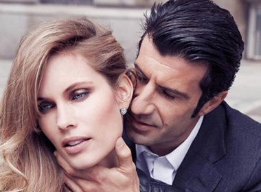 Vo chong Figo tinh tu trong quang cao moi hinh anh