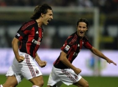 Ibra 'tit ngoi', Milan van ha guc Parma hinh anh