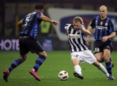 Inter va Juve thu hoa trong tran derby Italy hinh anh
