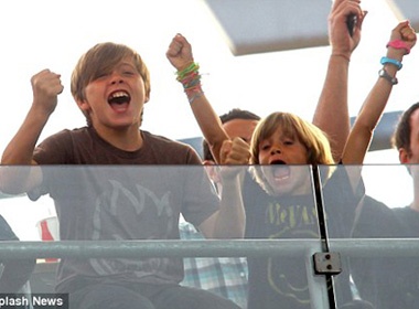 Ba quy tu di co vu cho bo Becks hinh anh