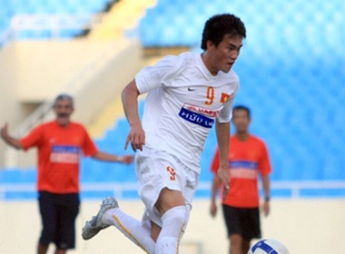 Cong Vinh kho tham du AFF Cup 2010 hinh anh