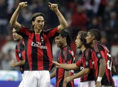 AC Milan - Chievo: 'Lam thit' Lua Bay hinh anh