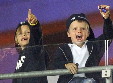 Quy tu nha Becks khoe rang sun hinh anh