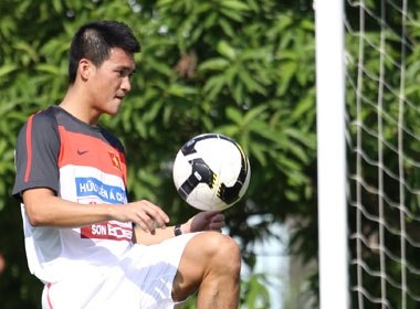 Cong Vinh tro lai san tap hinh anh