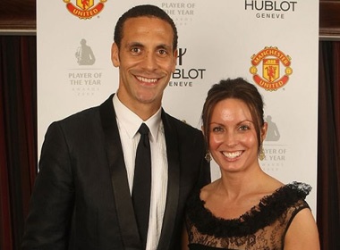 Rio Ferdinand sap co them em be thu ba hinh anh