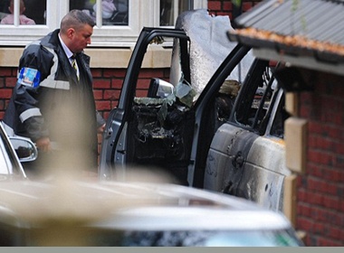 Xe cua tien dao Newcastle bi dot hinh anh