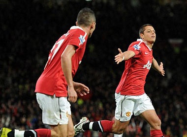 Chicharito lai sam vai nguoi hung giai cuu MU hinh anh