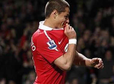 HLV Ferguson het loi tan duong Chicharito hinh anh