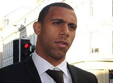 Em trai Ferdinand bi cam lai xe 6 thang hinh anh