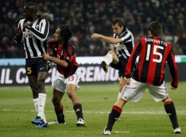 Choi thang hoa, Juve xuat sac ha guc Milan hinh anh