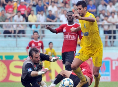 Ngam chuyen hop phap hoa ca cuoc the thao va V-League hinh anh