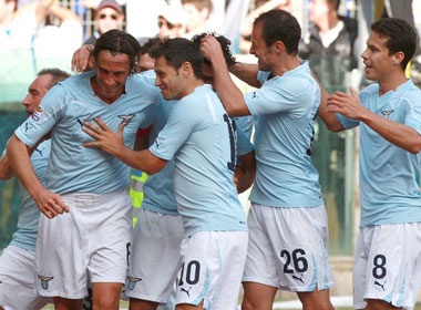 Lazio - AS Roma: Tran derby doi mau hinh anh