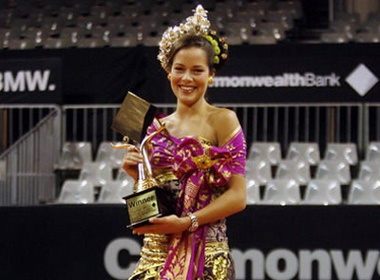 Ana Ivanovic xinh tuoi trong vay truyen thong hinh anh