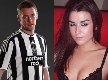 Doi truong Newcastle tung ve van gai goi cua Rooney hinh anh