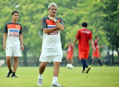 HLV Calisto len duong sang Quang Chau hinh anh