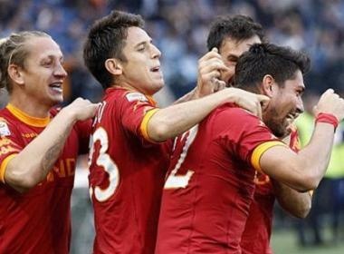 Danh bai Fio, Roma tuyen chien voi top 4 hinh anh