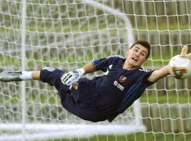 Casillas suyt choang CDV doi ban hinh anh