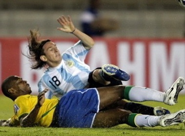 Messi dat muc tieu danh bai Brazil hinh anh