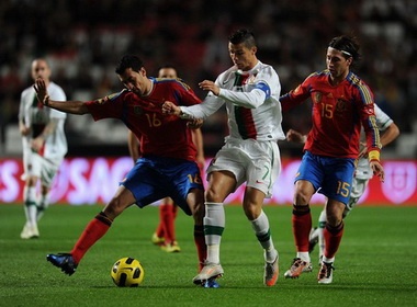 CR7 cung dong doi 'vui dap' Tay Ban Nha hinh anh