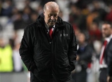 HLV Del Bosque ‘noi dien’ voi cau thu TBN hinh anh