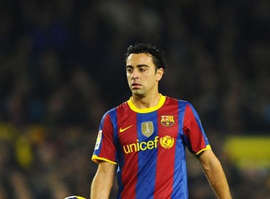 Chu tich UEFA ung ho Xavi gianh Qua bong vang hinh anh
