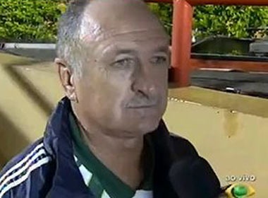 HLV Scolari dinh ‘vat the la’ hinh anh
